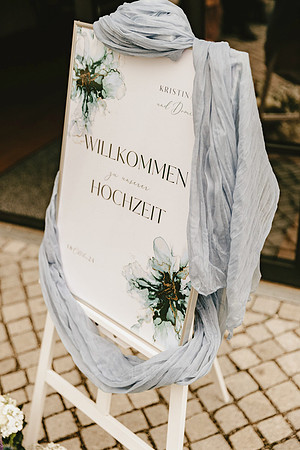 4real-photography-schloss-meersburg-hotel-wilder-mann-werft1919-hochzeit-sektempfang-getting-ready.42