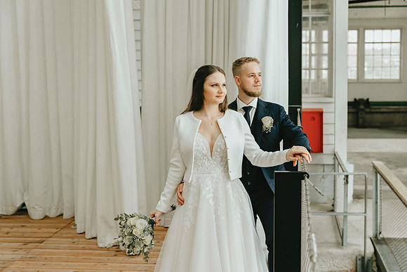 4real-photography-schloss-meersburg-hotel-wilder-mann-werft1919-hochzeit-sektempfang-getting-ready.52