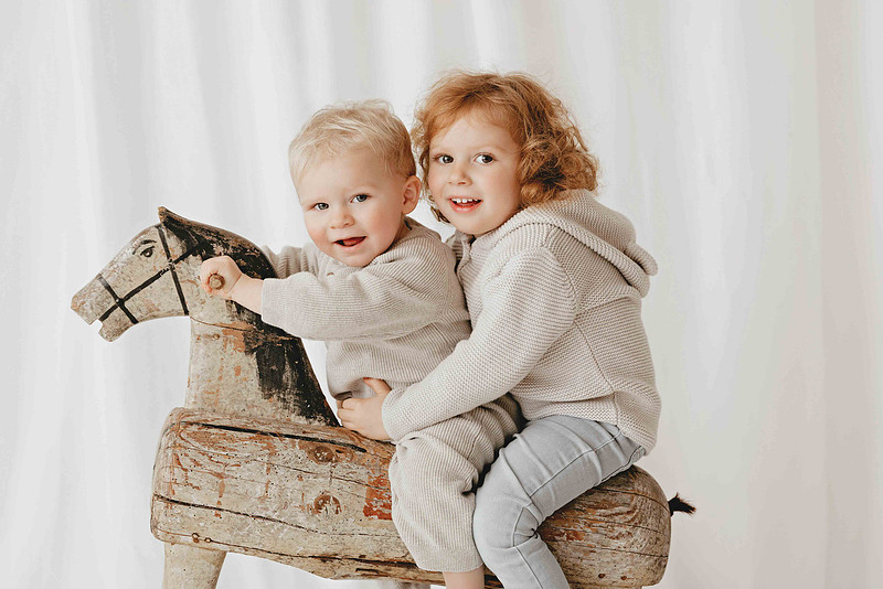 familienfotograf-kempten-authentische-familienfotos-allgaeu-kinderfotografie-isny