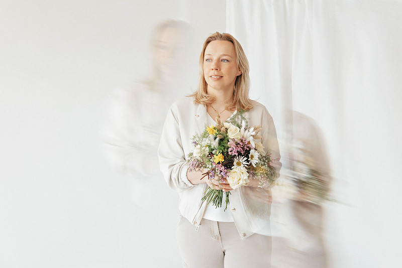 Personal Branding Fotografie für Soloselbstständige im Allgäu. Puristische und kreative Business-Porträts, die deine Persönlichkeit und dein Business authentisch zeigen. – Erstellt von 4Real Photograp