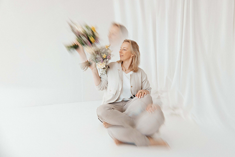 Personal Branding Fotografie für Soloselbstständige im Allgäu. Puristische und kreative Business-Porträts, die deine Persönlichkeit und dein Business authentisch zeigen. – Erstellt von 4Real Photograp