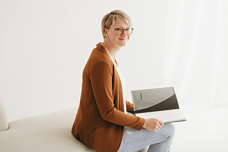 Personal Branding Shooting für eine Traurednerin – Authentische Unternehmensfotografie im Raum Ravensburg und Bodensee.
